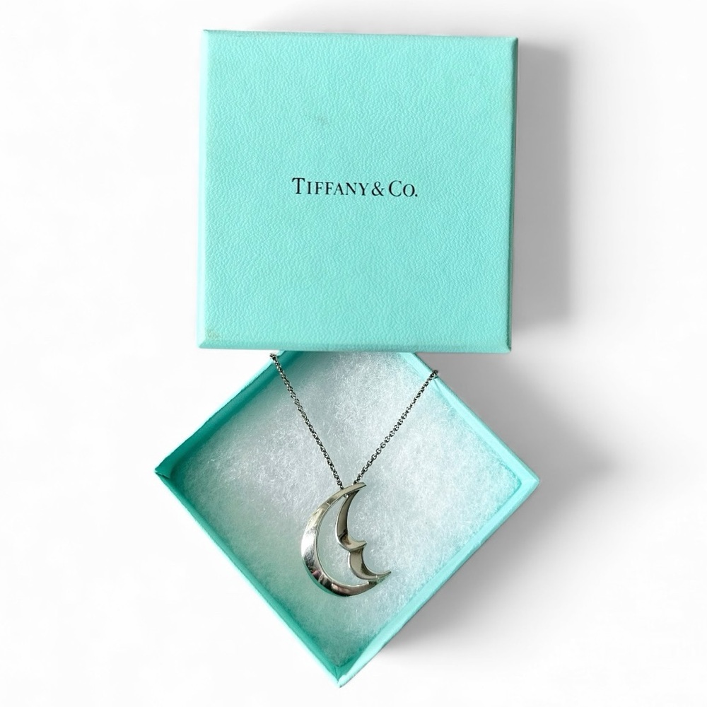 #158 Auth Tiffany & Co. Silver Crescent Moon Necklace in Tiffany Blue Box